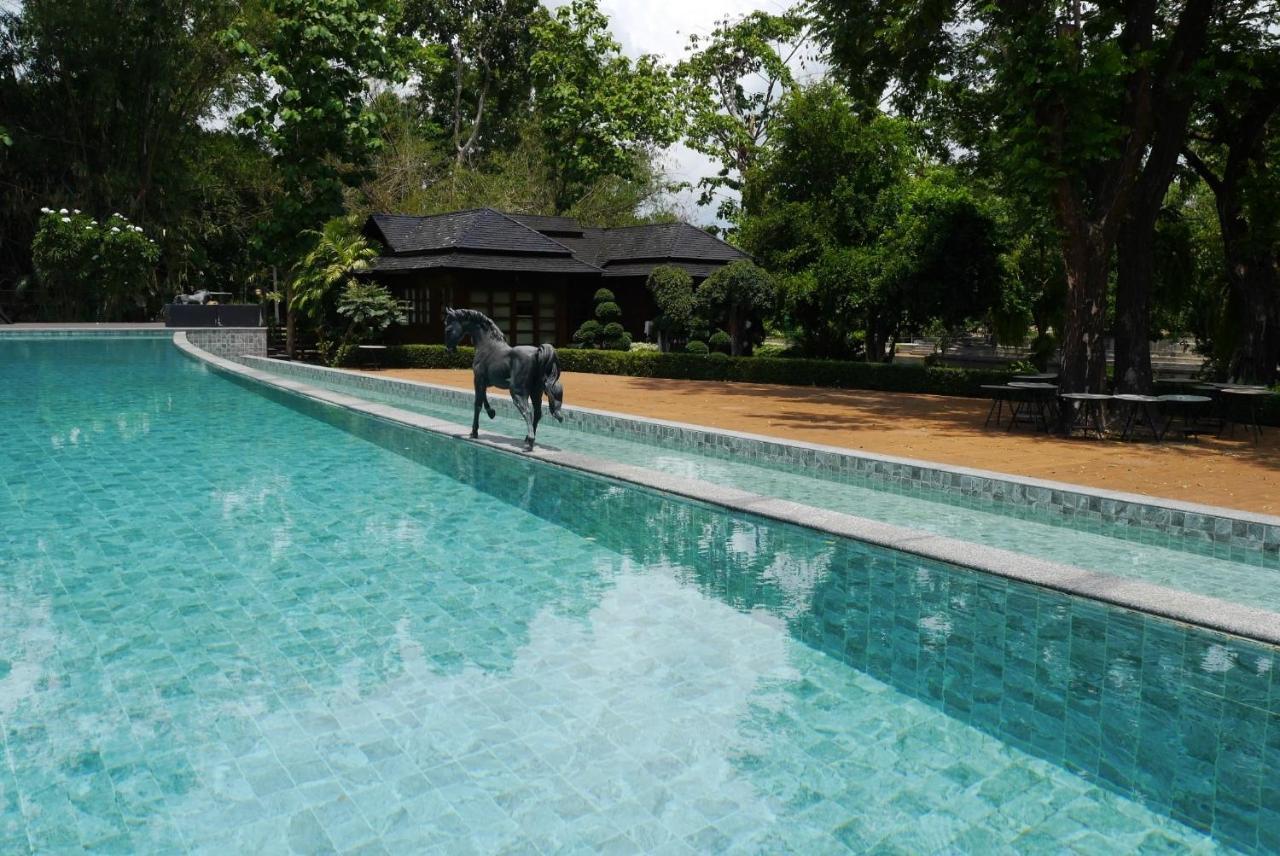 Phumontra Resort Накхоннайок Экстерьер фото