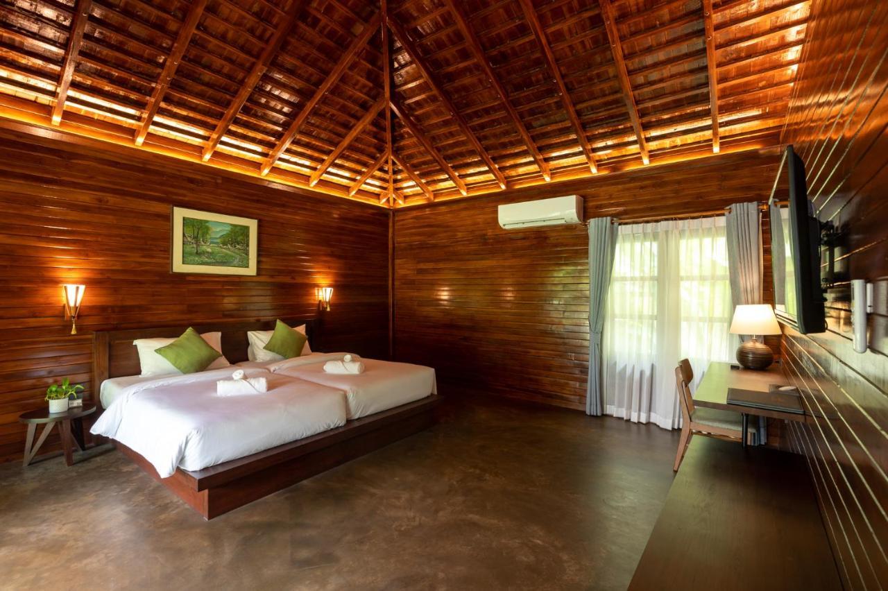 Phumontra Resort Накхоннайок Экстерьер фото